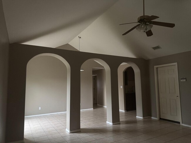 2951 McCormack Dr in Edinburg, TX - Foto de edificio - Building Photo