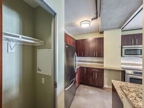 800 Brazos St in Austin, TX - Building Photo - Building Photo