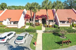 3504 SE Sandpiper Ct in Port St. Lucie, FL - Foto de edificio - Building Photo