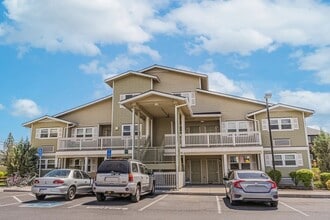 2201 SW Canal Blvd in Redmond, OR - Building Photo - Building Photo