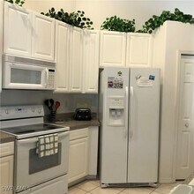 6854 Sterling Greens Dr in Naples, FL - Building Photo - Building Photo