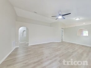 3556 Alec Dr in Middleburg, FL - Foto de edificio - Building Photo