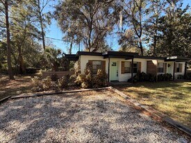 1700 Main St in Atlantic Beach, FL - Building Photo