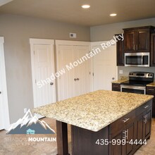 466 E 2170 N in North Logan, UT - Building Photo - Building Photo