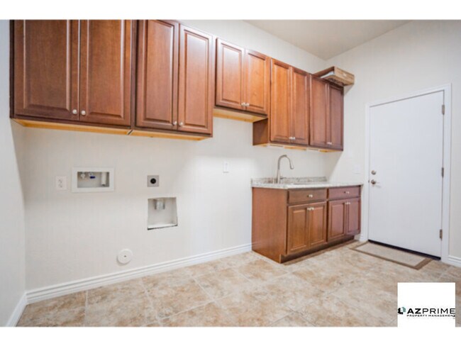 property at 17564 W Verdin Rd