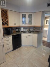 5795 Yonge St in Toronto, ON - Building Photo - Building Photo