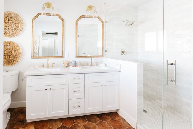 property at 8316 E Edgemont Ave