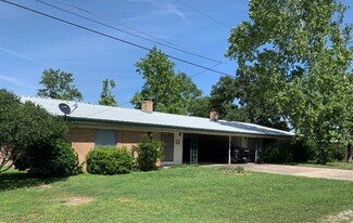 1805 Greenwood Ln in Kingsland, TX - Building Photo