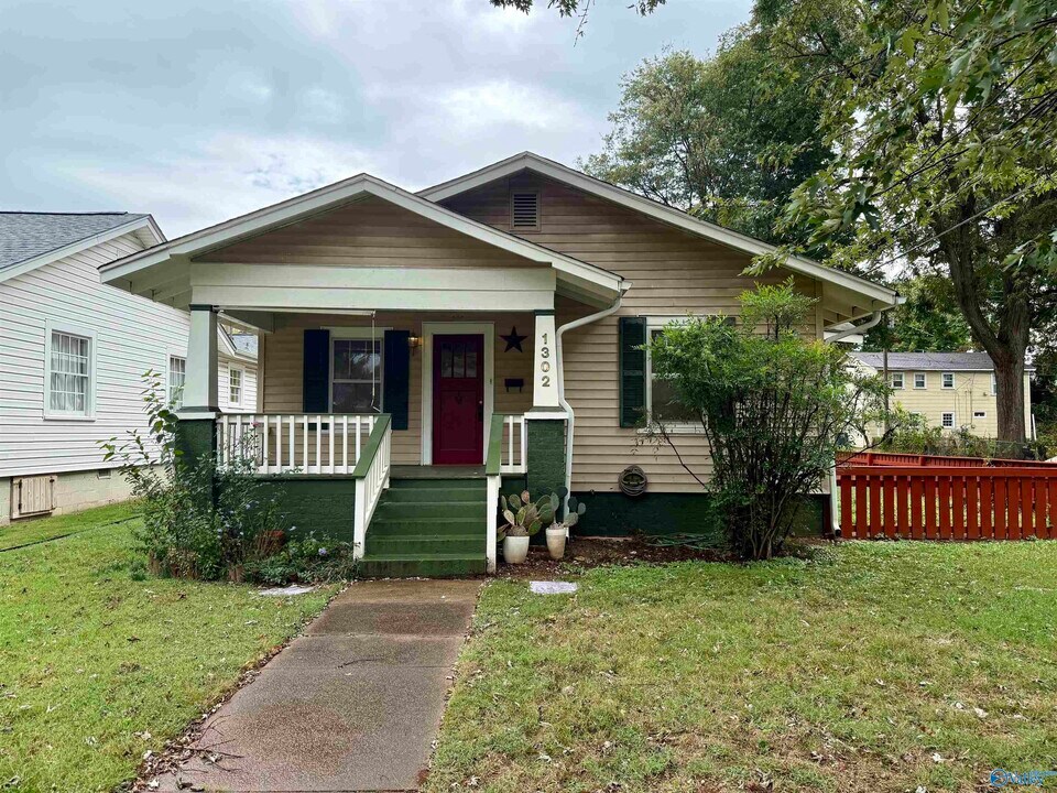 1302 Clinton Ave E in Huntsville, AL - Building Photo