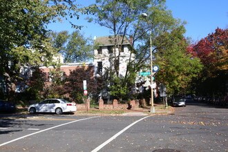922 E Capitol St NE in Washington, DC - Building Photo - Building Photo