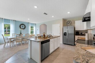 1387 Berry Ln in Davenport, FL - Building Photo - Building Photo