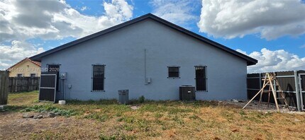 15238 SW 58th Terrace in Miami, FL - Building Photo - Building Photo