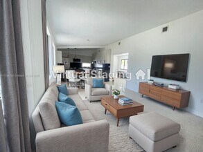 103 SW 28th Rd in Miami, FL - Building Photo - Building Photo
