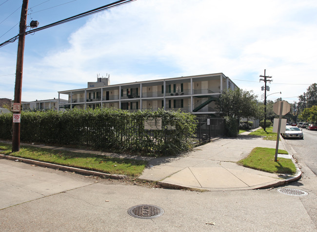 Avenue Edge Apartments in New Orleans, LA - Building Photo - Building Photo