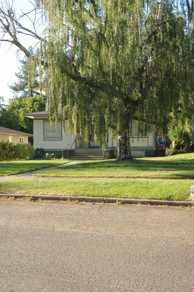 1422 W 9th Ave in Spokane, WA - Building Photo - Building Photo