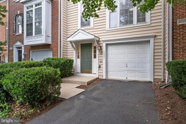 4021 Fairfax Center Hunt Trail in Fairfax, VA - Building Photo - Building Photo