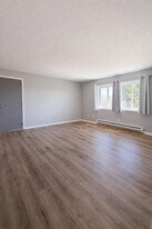 1900 Apartment Dr in Traverse City, MI - Building Photo