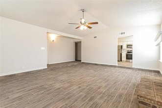 2718 Holy Cross Ln in Garland, TX - Building Photo - Building Photo