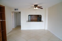 1825 S Ocean Dr, Unit 710 in Hallandale Beach, FL - Building Photo - Building Photo