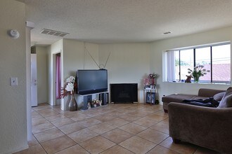 1940 Wallace Ave in Costa Mesa, CA - Building Photo - Building Photo