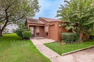 76 Westwood Dr W in Trinity, TX - Building Photo