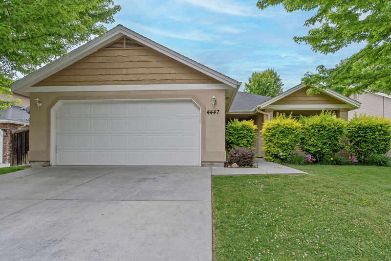 4447 N Heritage View Ave in Meridian, ID - Building Photo