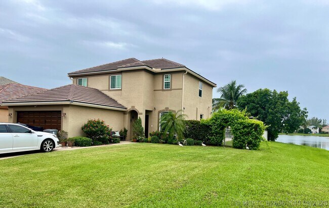 7576 Savannah Ln