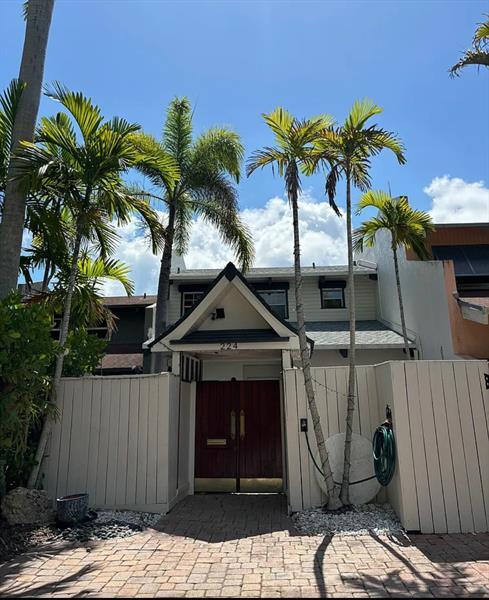 property at 224 NE 16th Terrace
