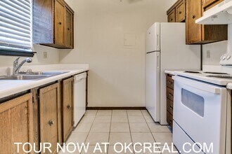 1215 Lakecrest Dr in Norman, OK - Building Photo - Building Photo