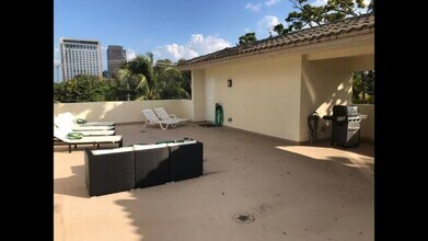 519B SW 5th Ave in Fort Lauderdale, FL - Building Photo - Building Photo