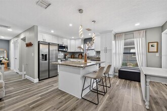 6501 Livingston Ave N in St. Petersburg, FL - Building Photo - Building Photo