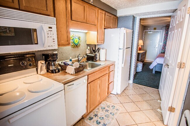 2500 N Ocean Blvd in Myrtle Beach, SC - Building Photo - Building Photo