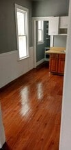 1327 W Albany Pl in Milwaukee, WI - Foto de edificio - Building Photo