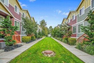 18370 SW Anna Mae Ln in Beaverton, OR - Building Photo - Building Photo