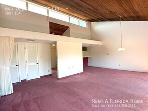 647 Olde Camelot Cir in Haines City, FL - Foto de edificio - Building Photo