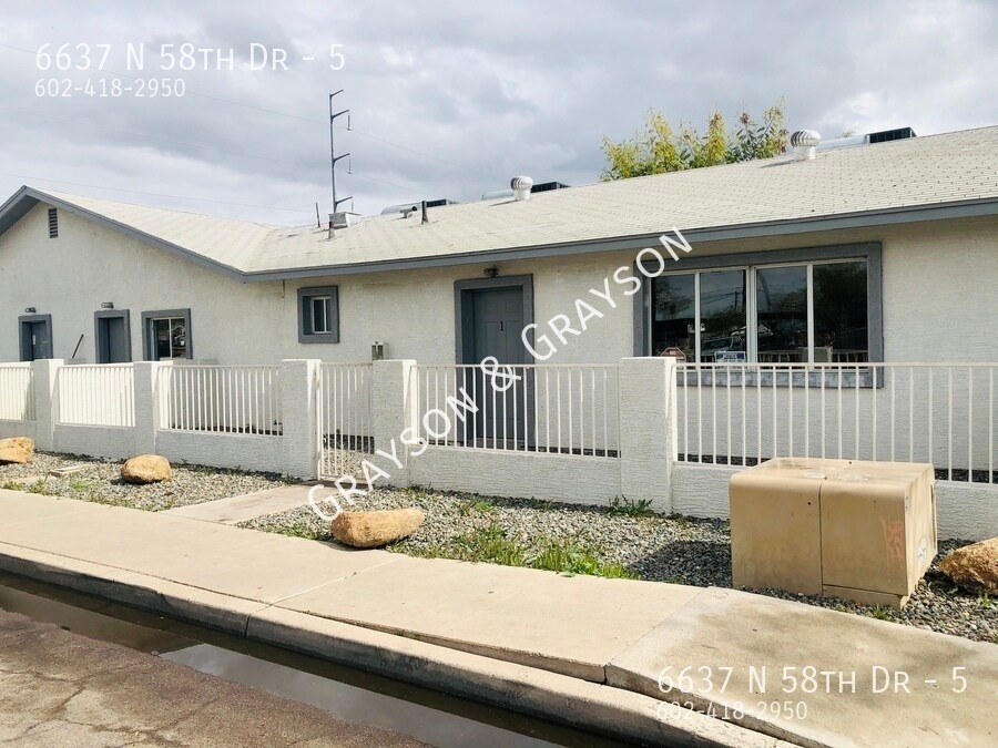6637 N 58th Dr in Glendale, AZ - Building Photo