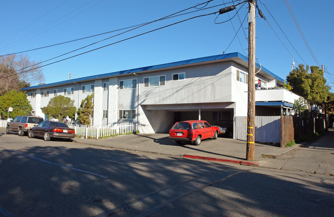 The Bayside Apartments in San Rafael, CA - Building Photo