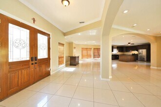 232 Lake Powell Dr in Laredo, TX - Building Photo - Building Photo