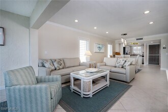 271 Southbay Dr in Naples, FL - Building Photo - Building Photo