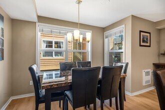 931 N 35th St in Seattle, WA - Foto de edificio - Building Photo