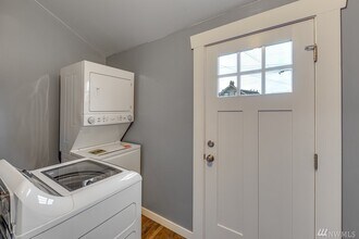 2112 Wetmore Ave, Unit B in Everett, WA - Foto de edificio - Building Photo
