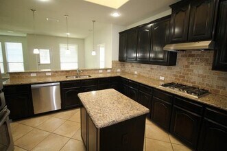 1205 Crest Ridge Dr in Glenn Heights, TX - Building Photo - Building Photo