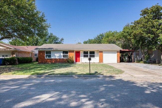 103 Hillcrest Dr