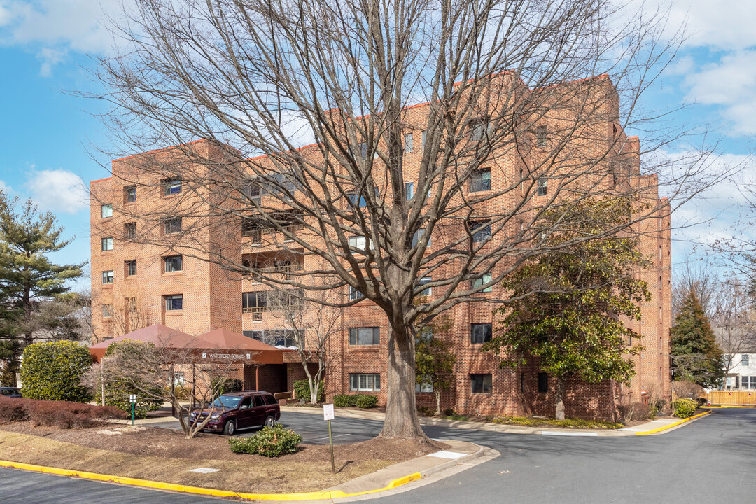 Waterford Square in Reston, VA - Foto de edificio