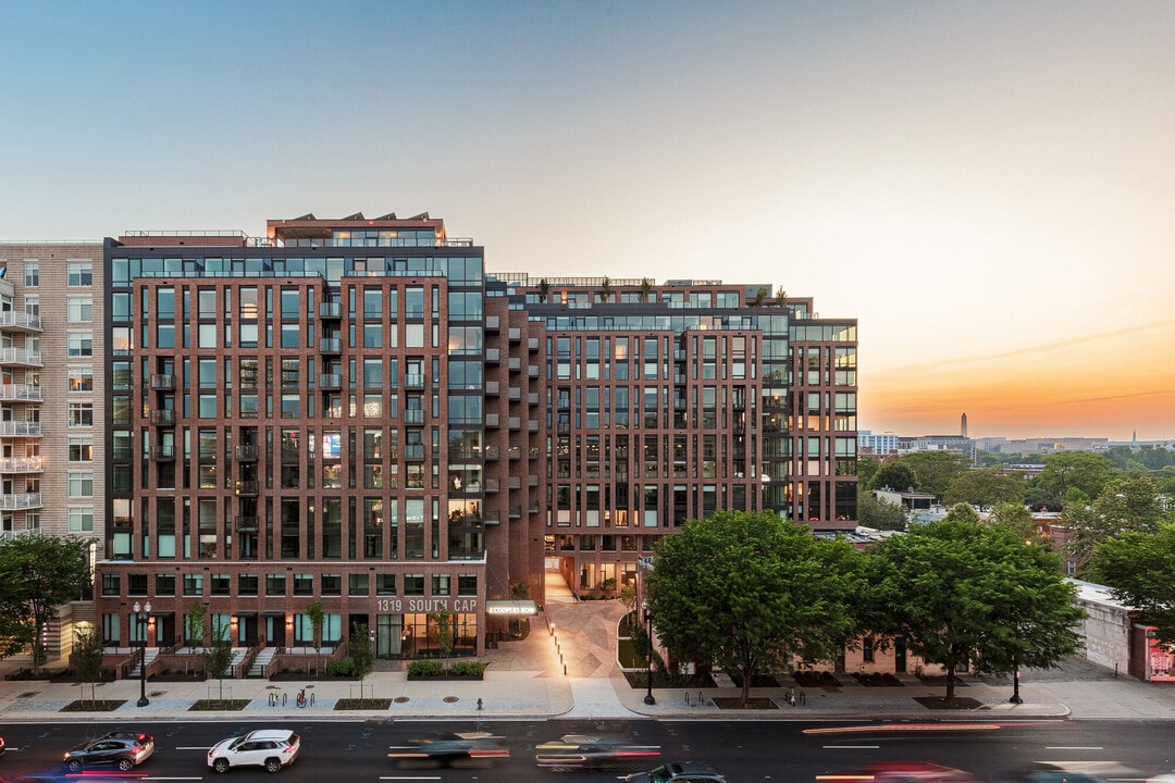 J.COOPERS ROW in Washington, DC - Building Photo
