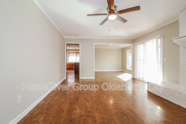 10209 Island View Dr in Oklahoma City, OK - Foto de edificio - Building Photo