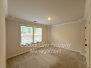 7025 Running Spg Dr in Charlotte, NC - Building Photo - Building Photo