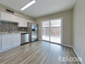 1205 E Grove Cir in Mesa, AZ - Building Photo - Building Photo