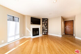 1633 S Bentley Ave in Los Angeles, CA - Building Photo - Building Photo