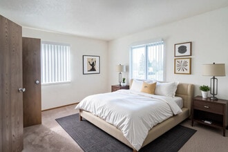 Van Horne Estates Apartments in El Paso, TX - Foto de edificio - Building Photo